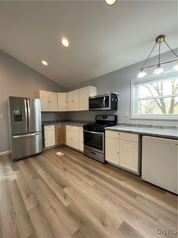 Building Photo - 110 Division St E