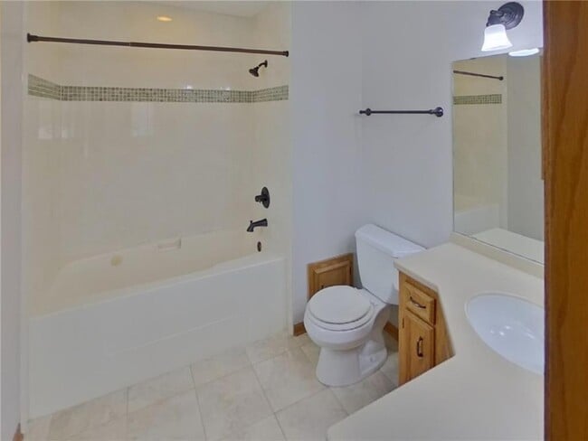 Building Photo - 17295 Hibiscus Ave