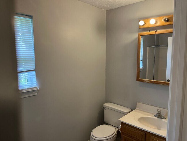 Building Photo - Cozy 3 Bedroom in Elizabethtown