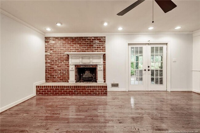 Building Photo - 116 S Churchill Dr