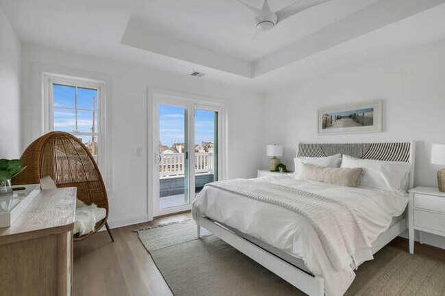 Building Photo - 916 Ocean Ave