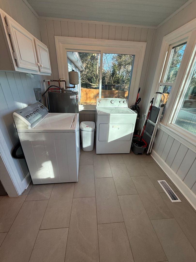 Building Photo - 2668 Madden Dr