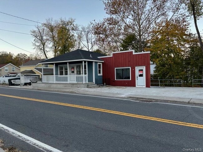 Building Photo - 32 Western Ave