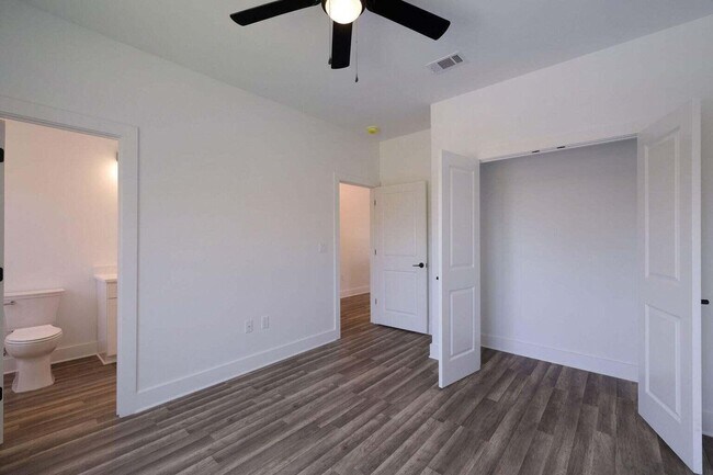 Building Photo - 278 Calusa Blvd