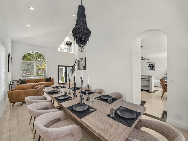 Building Photo - 6017 Newport Village Way