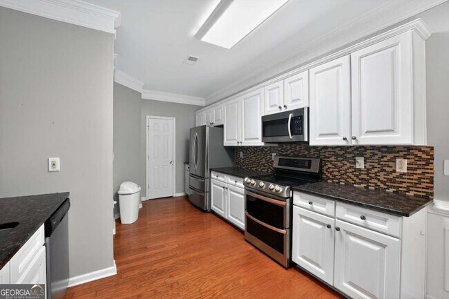 Building Photo - 605 Lofty Ln