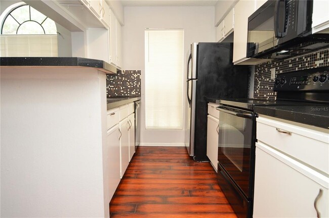 Building Photo - 8605 Mallard Reserve Dr
