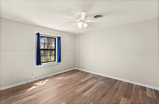 Building Photo - 917 Crockett Ct