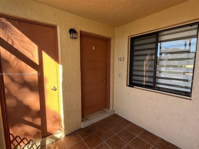 Building Photo - 158 Lakeview Dr
