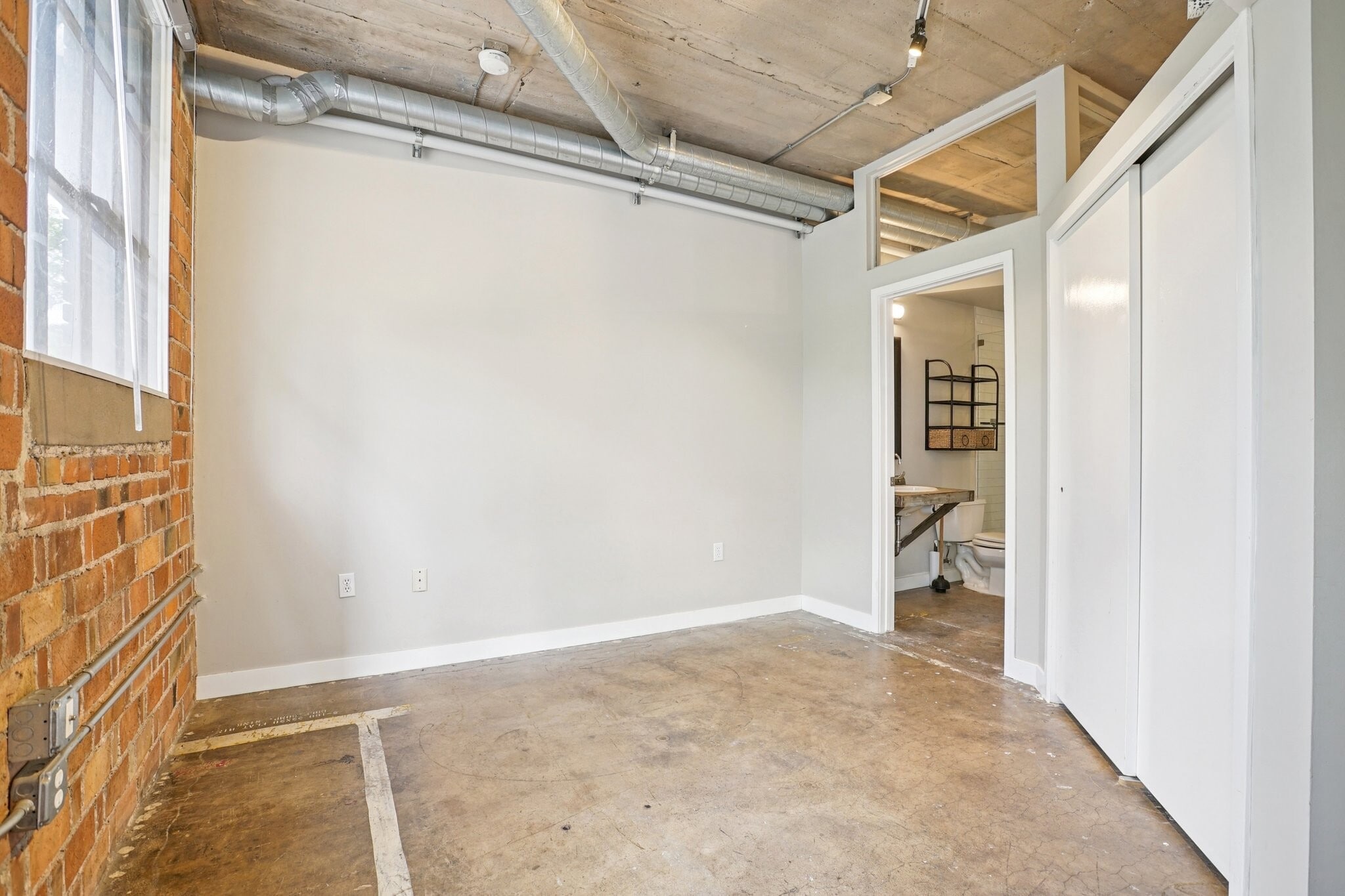 Building Photo - 380 W 200 S