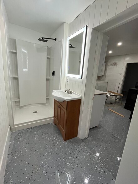 Primary Photo - 135 W 1st St