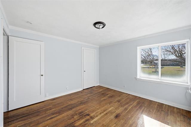 Building Photo - 305 W Morton St