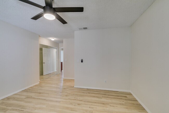 Building Photo - EASTERN AND WINDMILL 3 BEDROOM HOME WITH LARGE BACKYARD, NO HOA, AND SOLAR PANELS