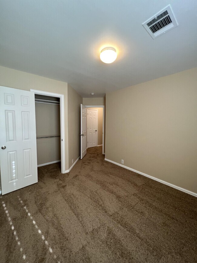 Building Photo - 9411 Massaro St
