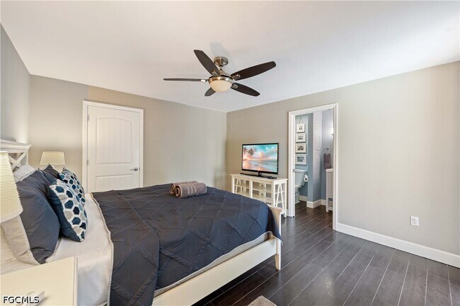 Building Photo - 856 104th Ave N