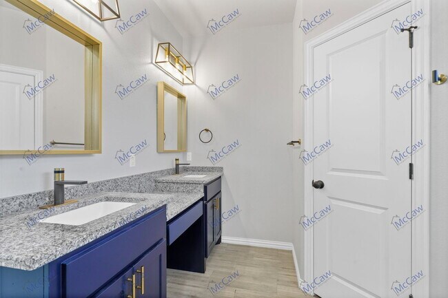 Building Photo - 2524 Creek Dr