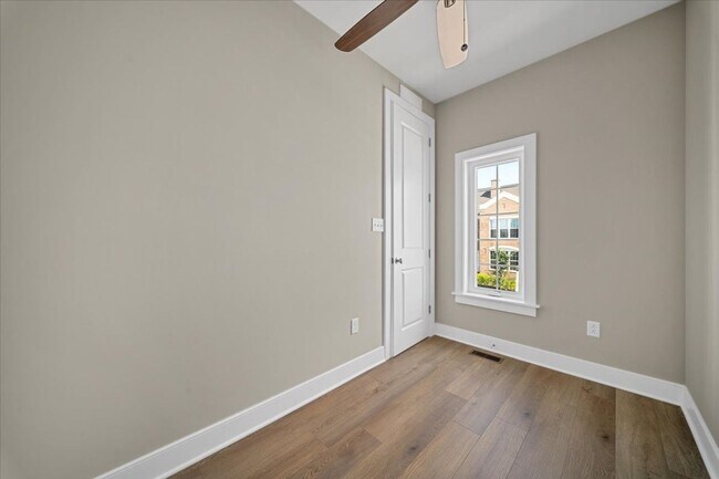 Building Photo - Brand New Luxury Townhome for LEASE