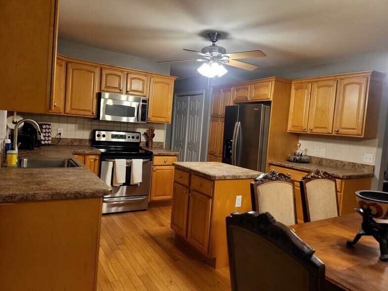 Building Photo - 5 Healy Rd