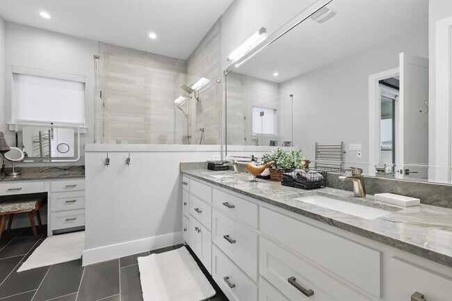 Building Photo - 428 Highwood Trl