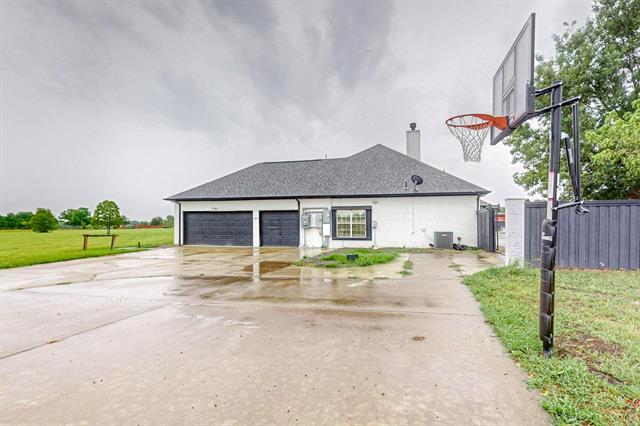 Building Photo - 4908 Glenwood Ln