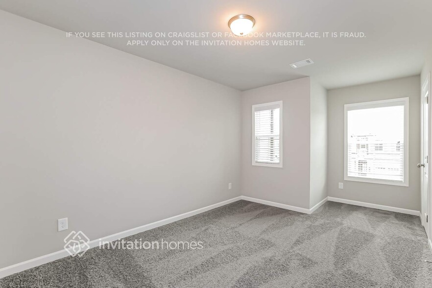 Building Photo - 2812 Wild Santana Wy