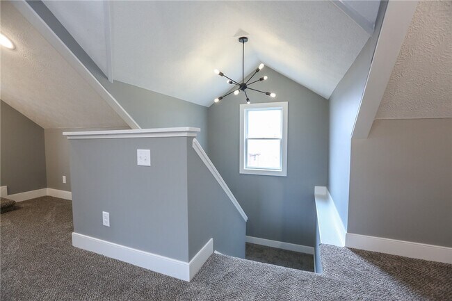 Building Photo - 1370 Bay Shore Blvd