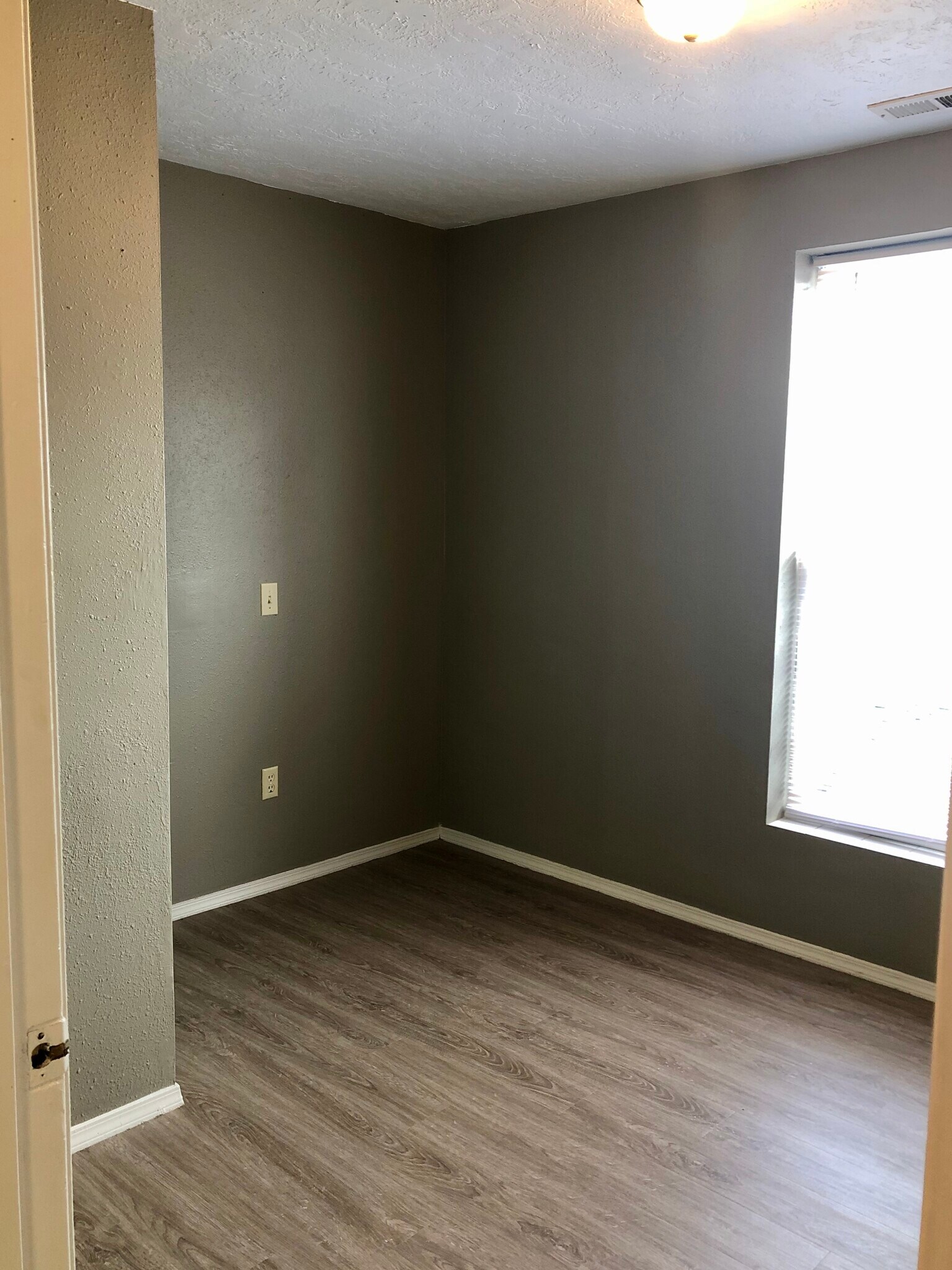 Small north bedroom - 105 W 2nd St