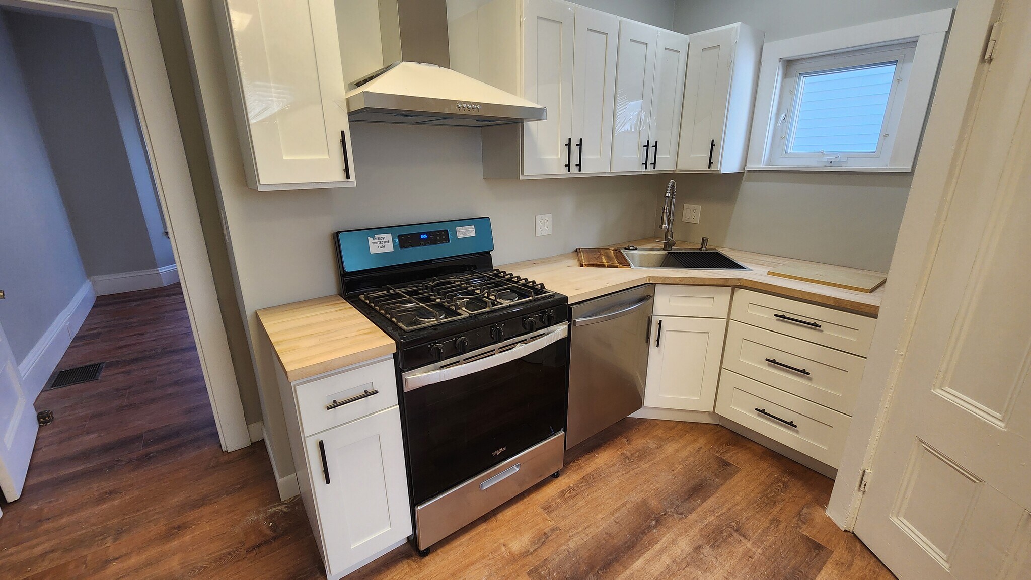 Building Photo - 14 Islington St