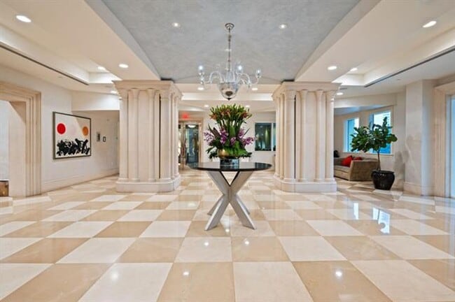 Building Photo - 200 Sunny Isles Blvd