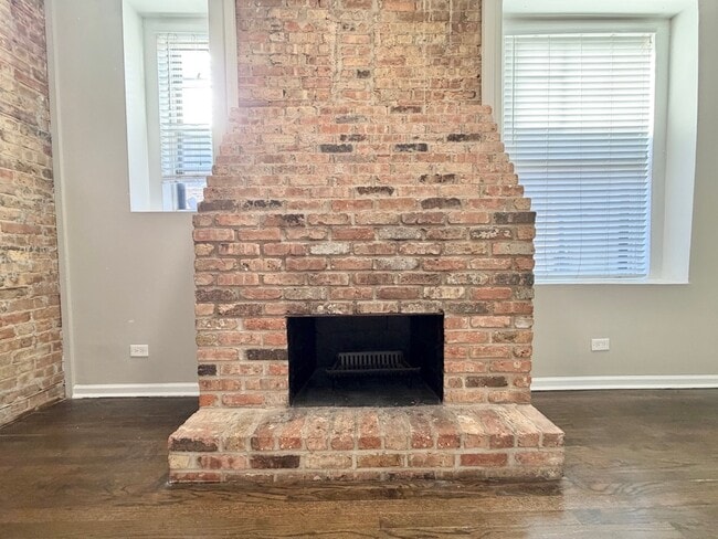 Building Photo - 3433 N Elaine Pl