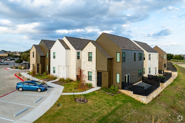 Building Photo - Casitas at Plum Creek