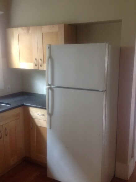 Building Photo - 6433 Colby St