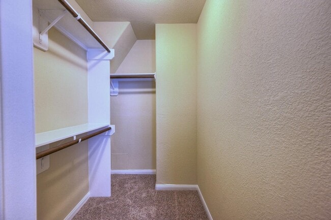 Building Photo - 17131 Devon Dogwood Trail