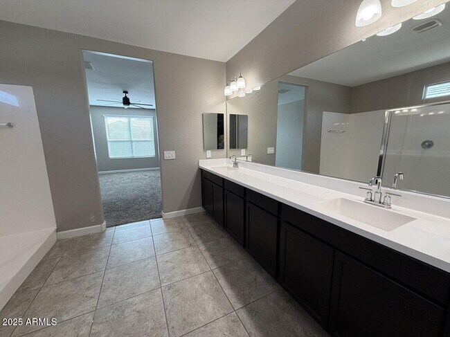 Building Photo - 38163 W Santa Monica Ave