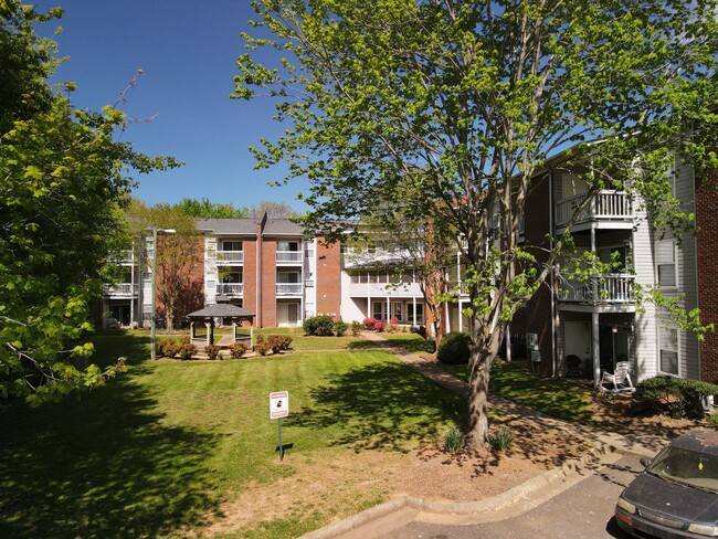 Building Photo - Residence at Humboldt Park  Shelby's best ...