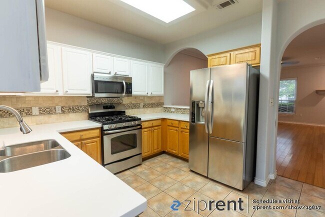 Building Photo - 12245 Abbey Glen Ln