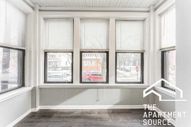 Building Photo - 3602 W Grace St