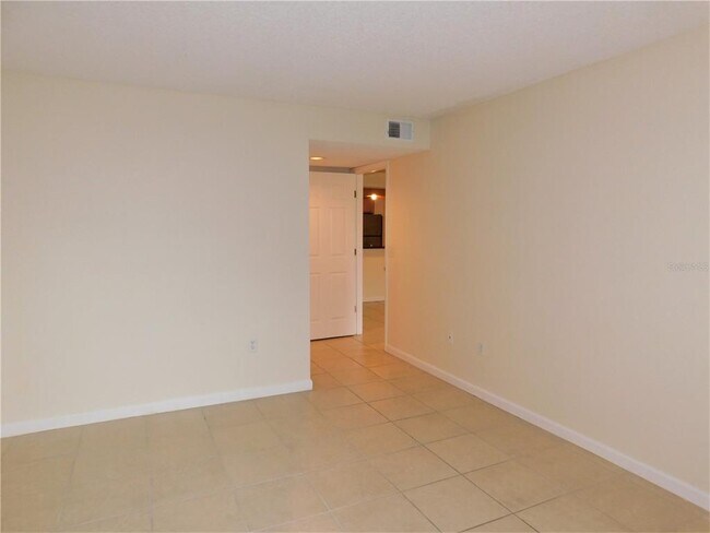 Building Photo - 2500 Winding Creek Blvd