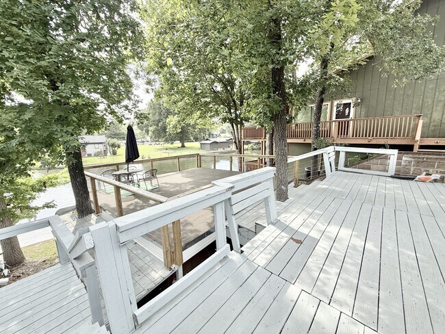 Building Photo - 173 Barbary Rd