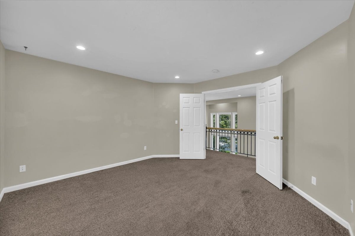 Building Photo - 685 E Union Pines Ct