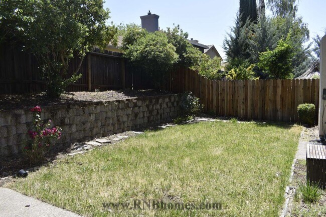 Building Photo - 5228 Del Vista Way