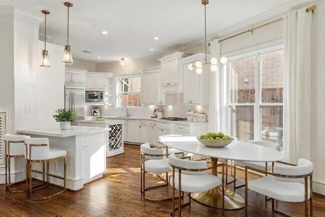 Building Photo - 3917 Tennyson St