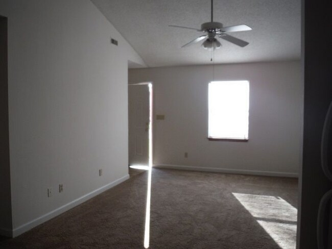 Building Photo - 111 Wyndham Cir
