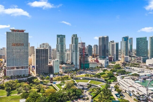 Building Photo - 253 NE 2nd St