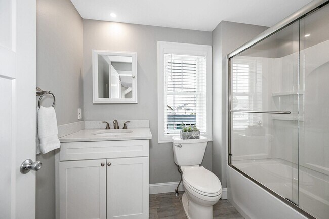 Building Photo - 352 Portsmouth Ave