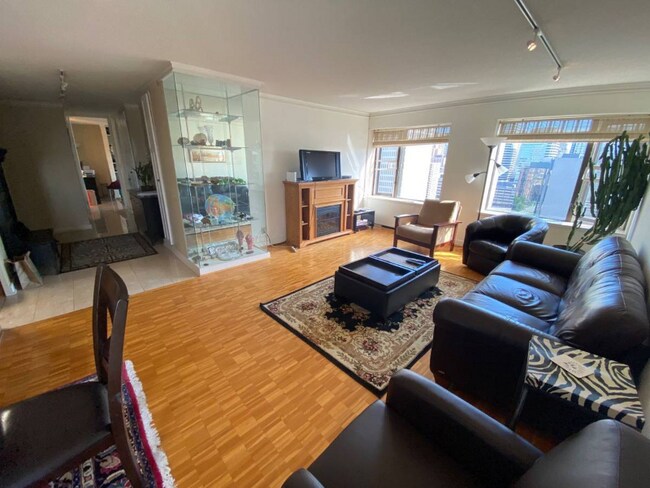 Building Photo - 19 N 1st St