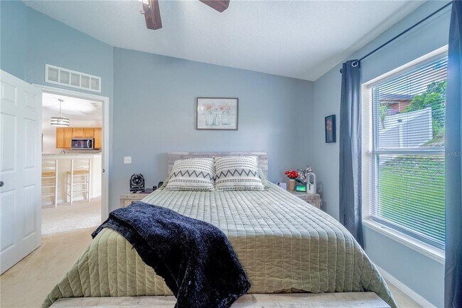 Building Photo - 525 Ridges Dr