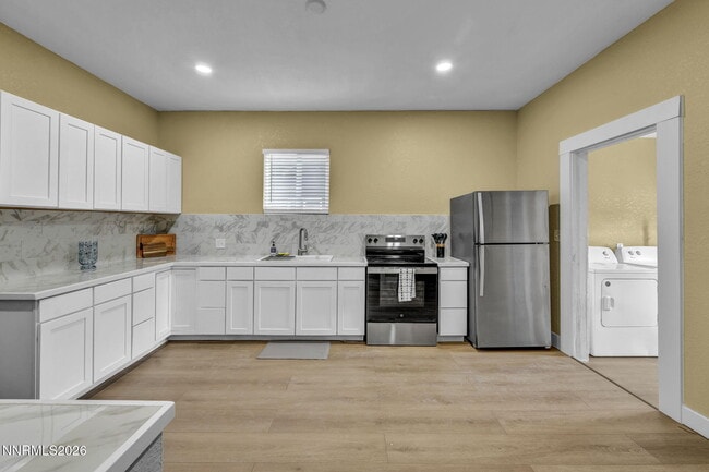 Building Photo - 33 W 8th St