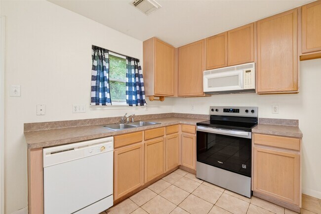 Building Photo - 10426 Briar Patch St