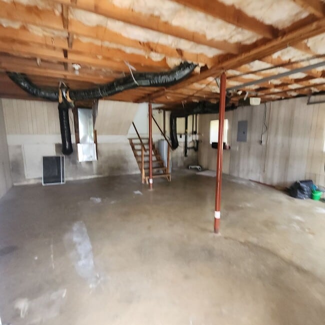 Building Photo - Cute and Cozy Split Level House FOR RENT i...